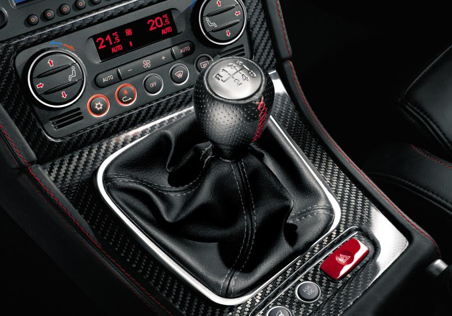 Детали интерьера Alfa Romeo Brera Italia Independent 2009 года  (фото 4 из 8)